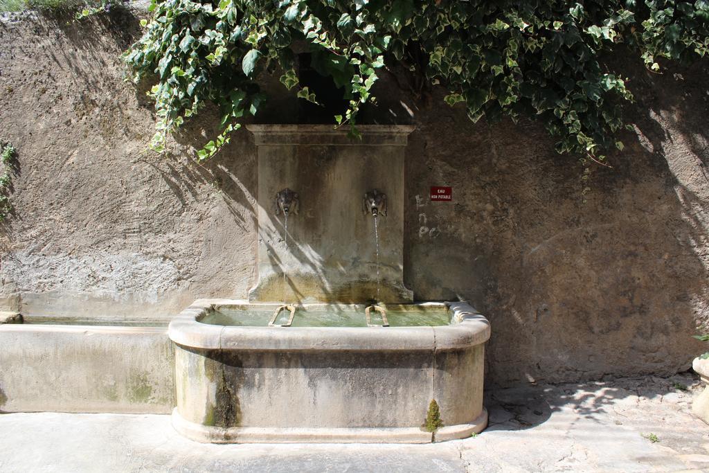 Le Clos Des Acacias Signes Dış mekan fotoğraf